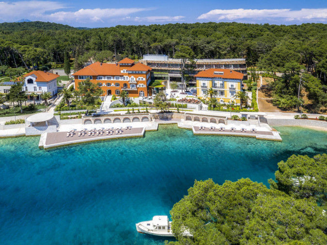 Boutique Hotel Alhambra offer, Feriehus, ferieboliger og hotell i Kroatia - Charming Croatia